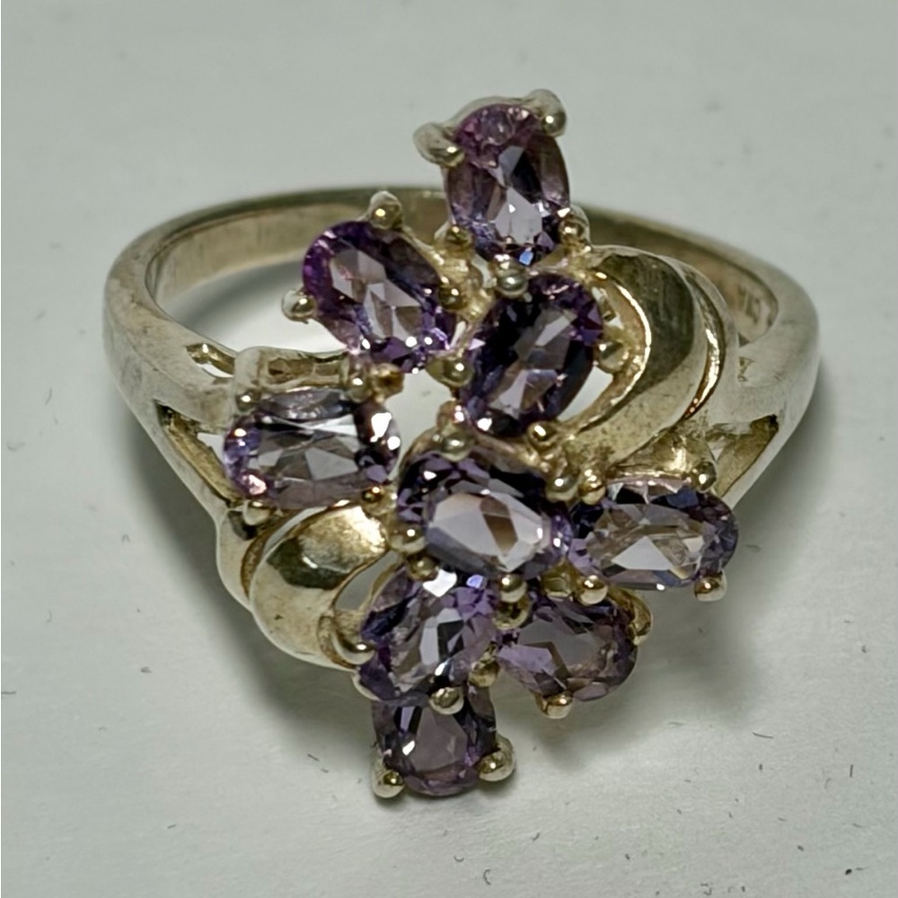 925 Sterling Pranda Design w. 9 Amethyst Gemstones - Size 9 3/4